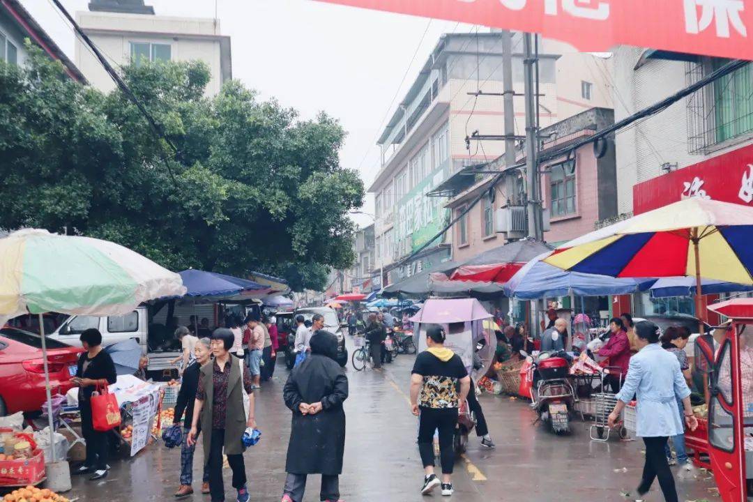 水口山镇百货批发市场，繁荣商贸的缩影与活力源泉